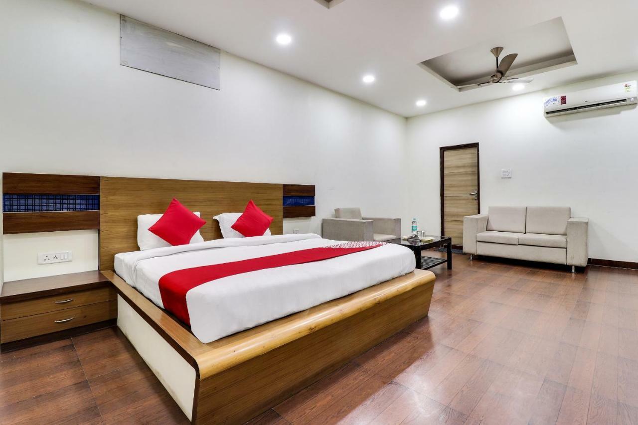 Oyo 43936 Hotel Rajputana Palace Farrukhabad 客房 照片